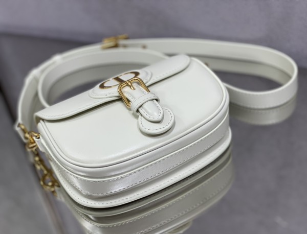 Handbag   Dior size  18*14*5 cm