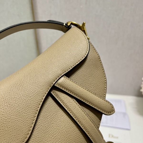 Handbag   Dior   3397  size 19.5×16×6.5 cm