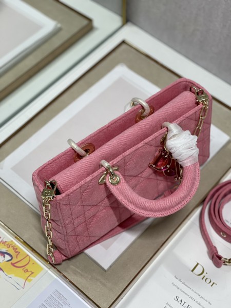 Handbag   Dior 0540 size  26*6*14 cm