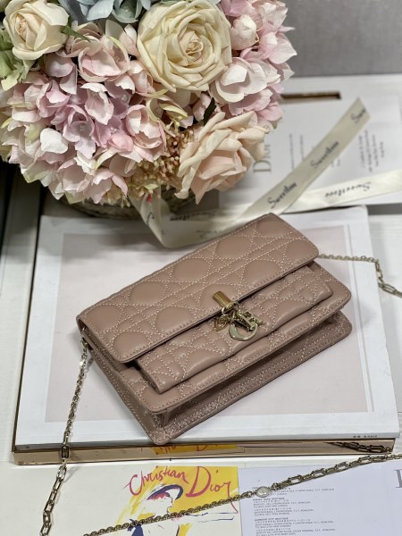 Handbag   Dior  0937  size 19.5×12.5×5 cm