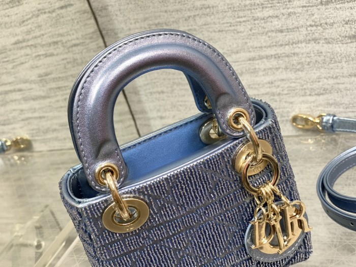 Handbag   Dior  size  12*10*5 cm