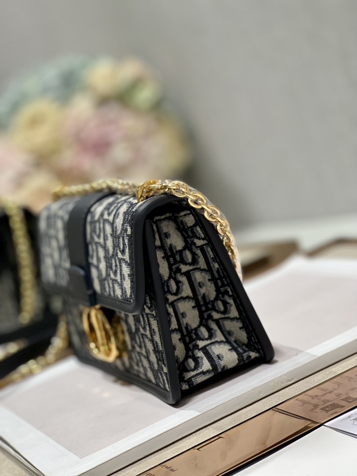 Handbag   Dior  9334  size  21.5×12×6 cm