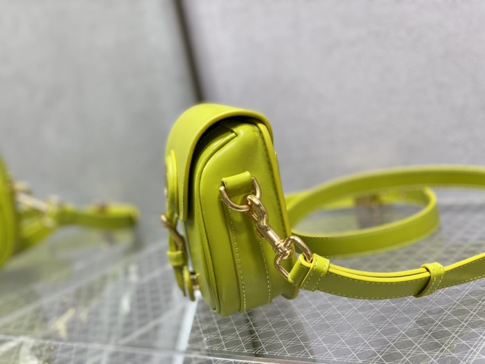 Handbag   Dior  size  18*14*5 cm