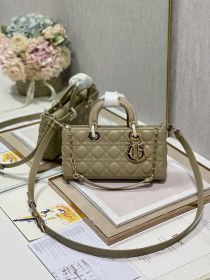 Handbag   Dior 0540 size  26*6*14 cm