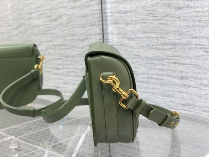 Handbag   Dior  size  22*17*6 cm