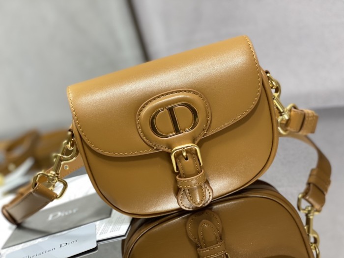 Handbag   Dior size  18*14*5 cm