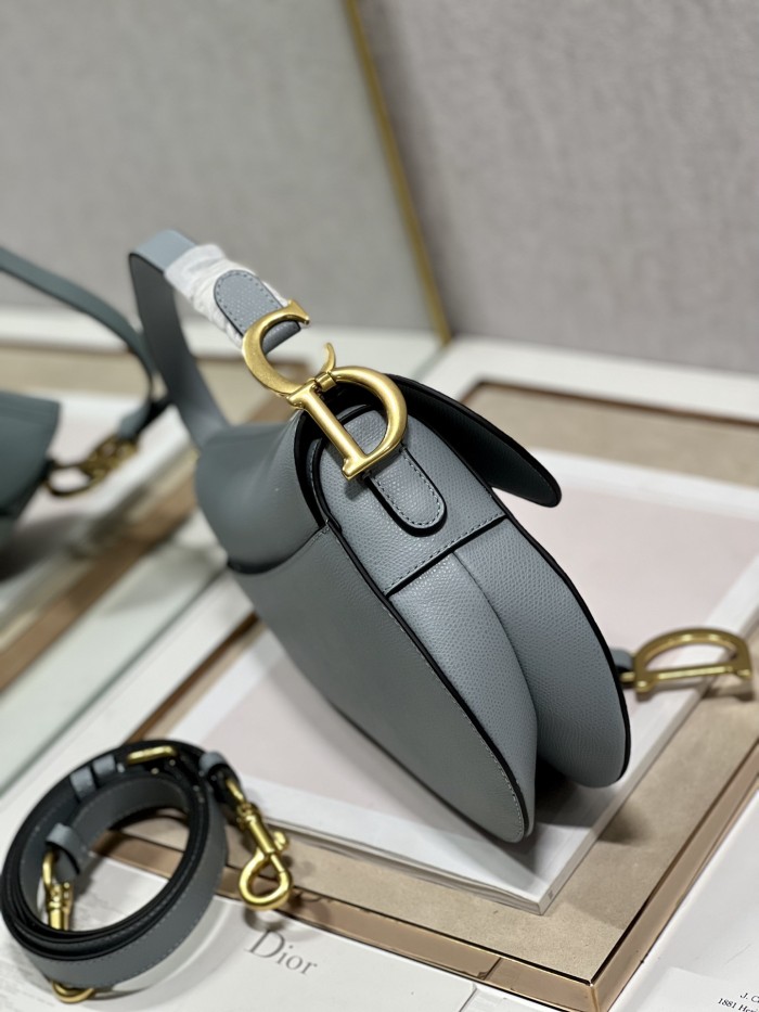 Handbag   Dior  3351  size  25.5×20×6.5 cm