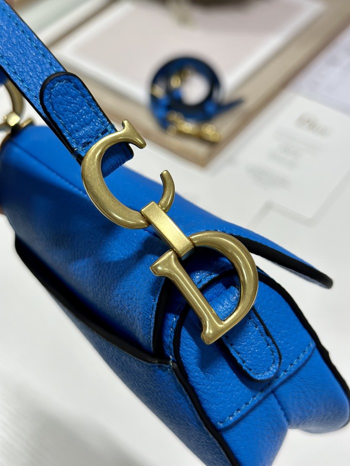  Handbag   Dior  size  12 x 7.5 x 5  cm