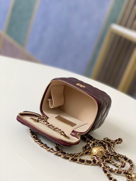 Handbag  Chanel 81136 size  10.5 8.5 7 cm