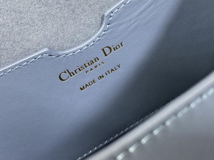 Handbag   Dior  size 27*18*19.5 cm