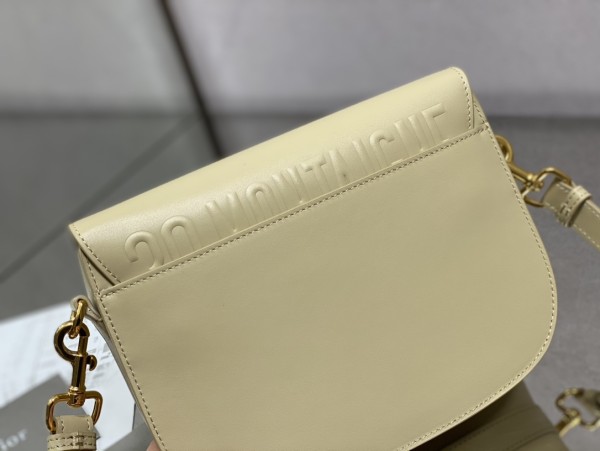 Handbag   Dior  size  22*17*6 cm