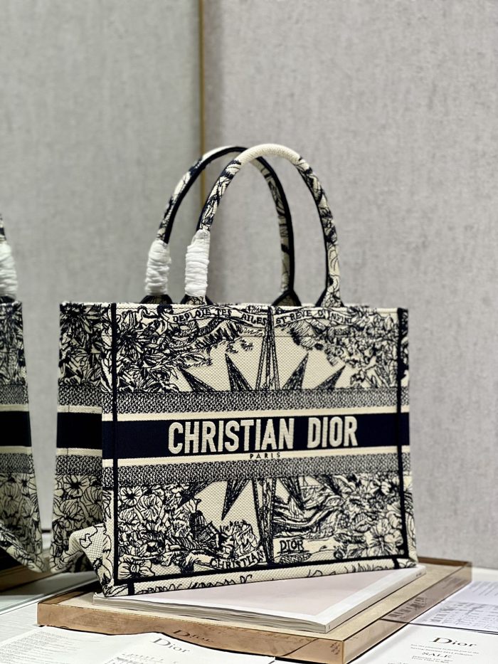 Handbag   Dior  8001 size  36×28  cm