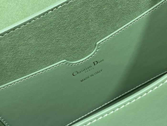 Handbag   Dior  size  27*18*19.5 cm