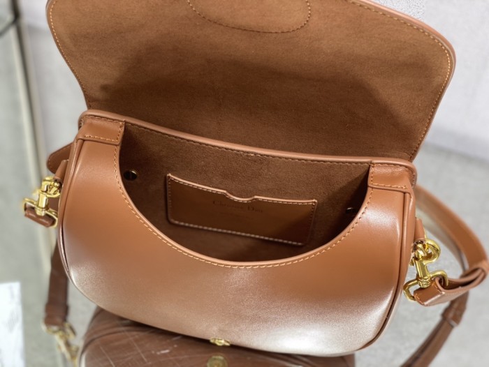 Handbag   Dior  size  22*17*6 cm