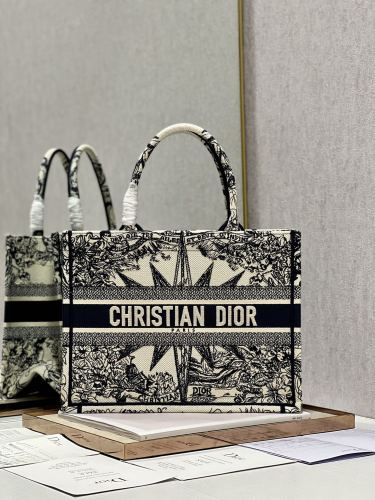 Handbag   Dior  8001 size  36×28  cm