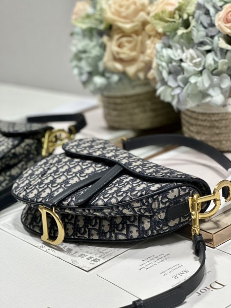 Handbag   Dior  3351  size  25.5×20×6.5 cm 