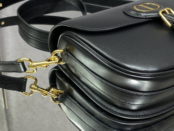 Handbag   Dior  size  22*17*6 cm