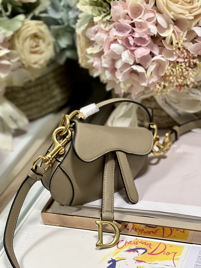 Handbag   Dior  3067 size 12 x 7.5 x 5  cm