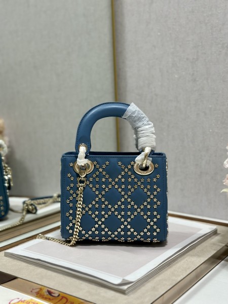 Handbag   Dior  0505  size  17×7.5×14 cm