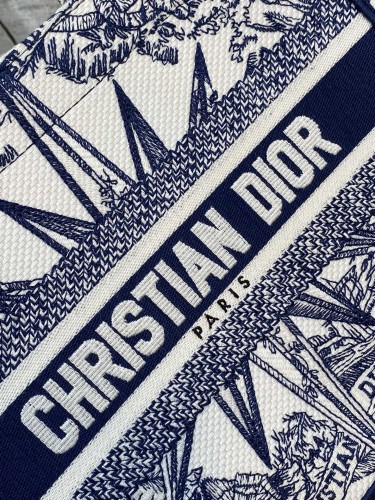 Handbag   Dior  size  26*8*22 cm