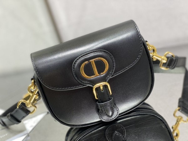 Handbag   Dior size  18*14*5 cm