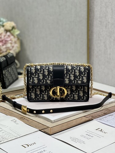 Handbag   Dior  9334  size  21.5×12×6 cm