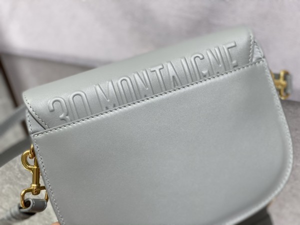 Handbag   Dior  size  22*17*6 cm