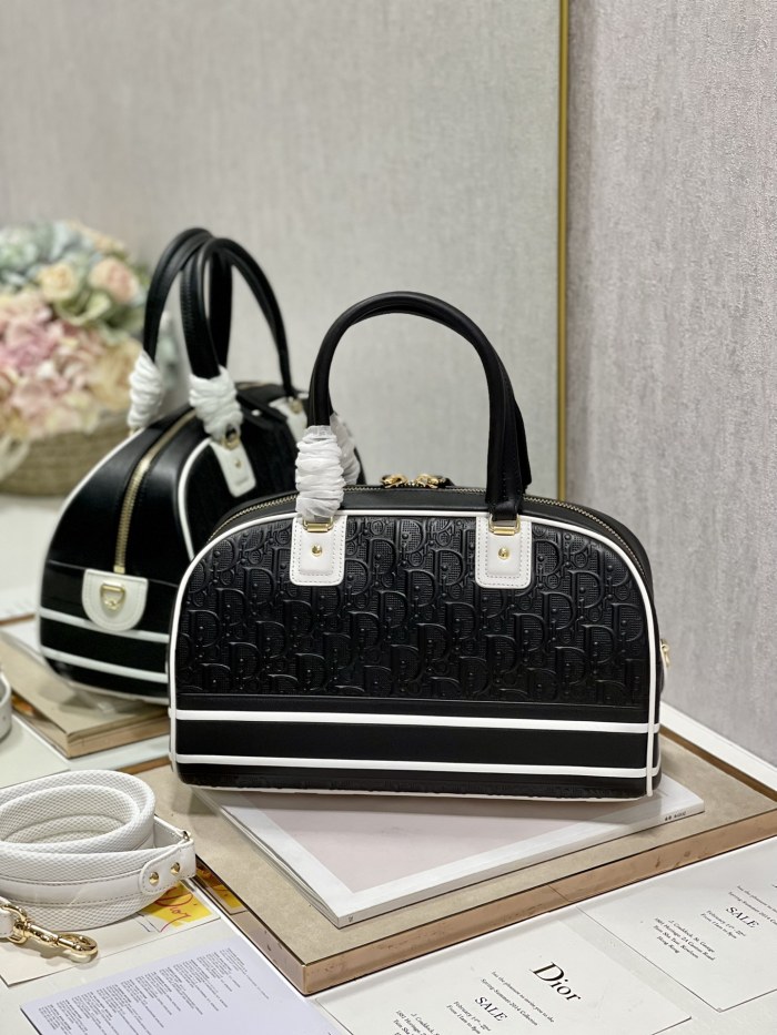  Handbag   Dior  6202  size  34×18×15 cm