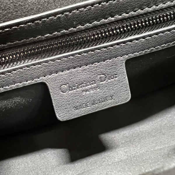 Handbag   Dior  6619  size  24×9.5×19 cm