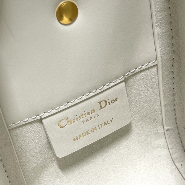 Handbag   Dior  6619  size  24×9.5×19 cm