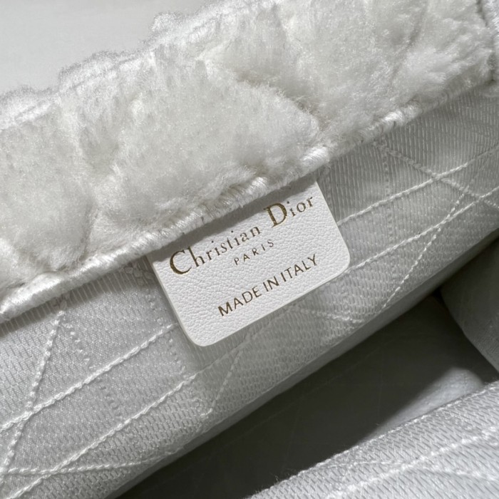 Handbag   Dior  1286 size 36×28 cm