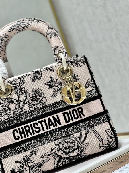 Handbag   Dior  9027  size 24*20*11  cm