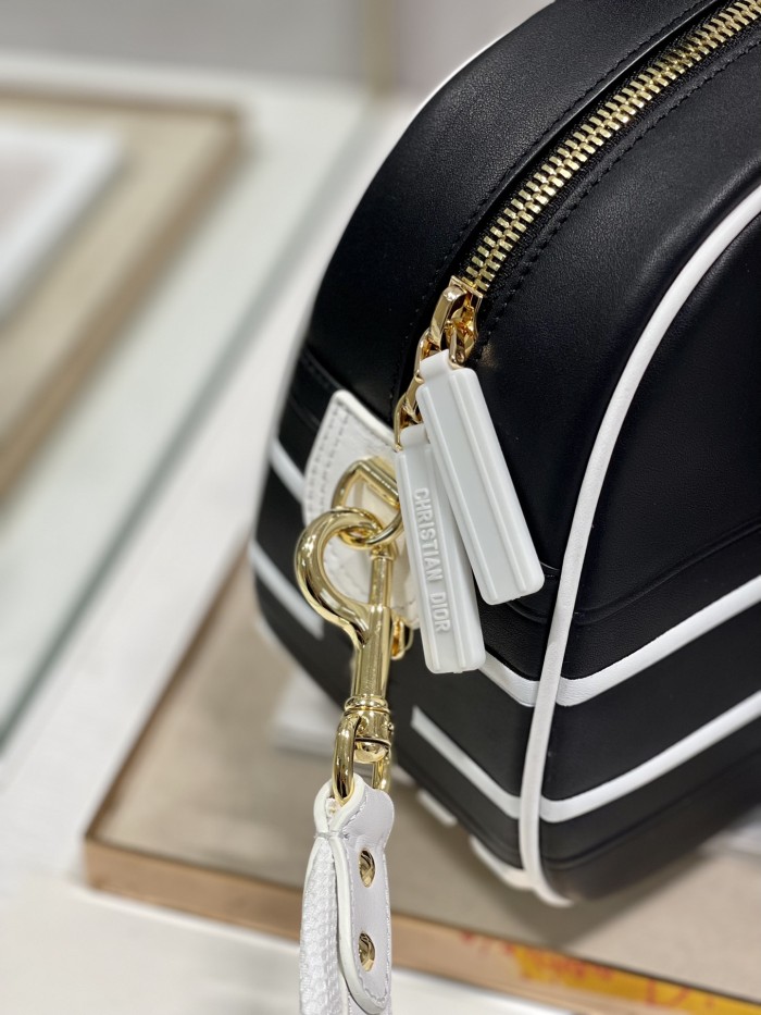 Handbag   Dior  6204  size  34×22×14 cm