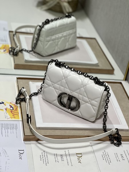 Handbag   Dior  1200  size  20 cm