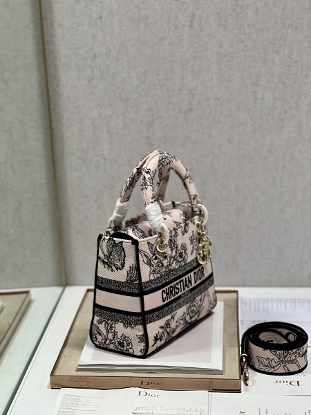 Handbag   Dior  9027  size 24*20*11  cm