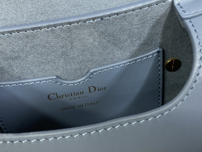 Handbag   Dior  size  18*14*5 cm