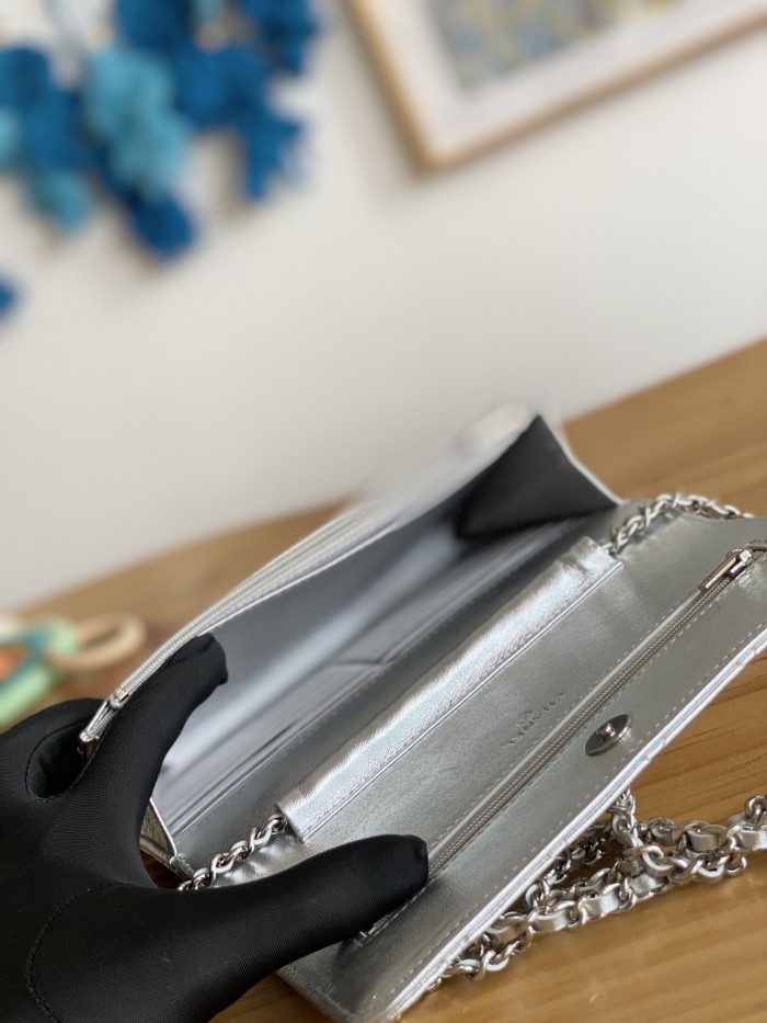 Handbag   Chanel  0250  size  19 cm