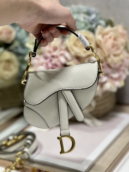  Handbag   Dior 3067 size  12 x 7.5 x 5  cm