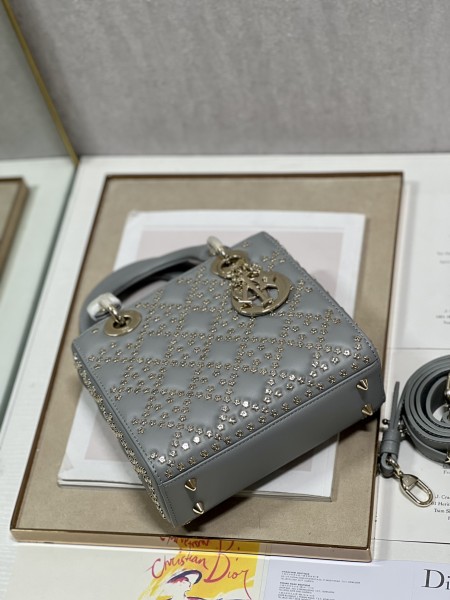 Handbag   Dior  0531  size  20×16.5×8 cm