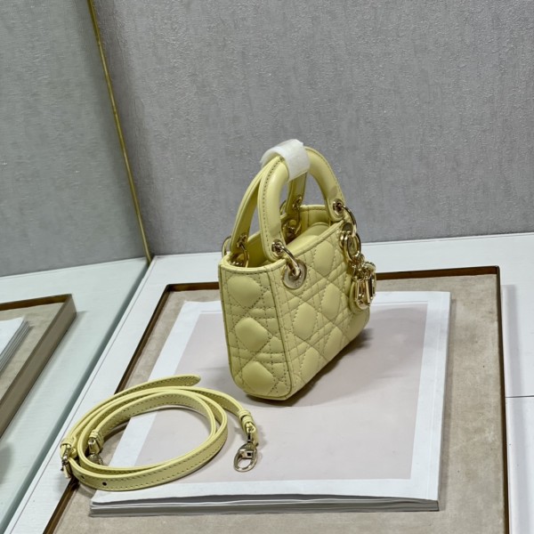 Handbag   Dior  0856  size  12*10*5 cm