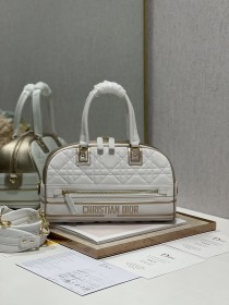  Handbag   Dior  6202  size 34×18×15 cm