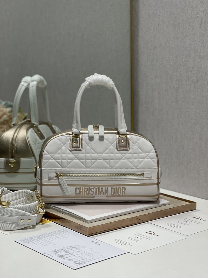  Handbag   Dior  6202  size 34×18×15 cm