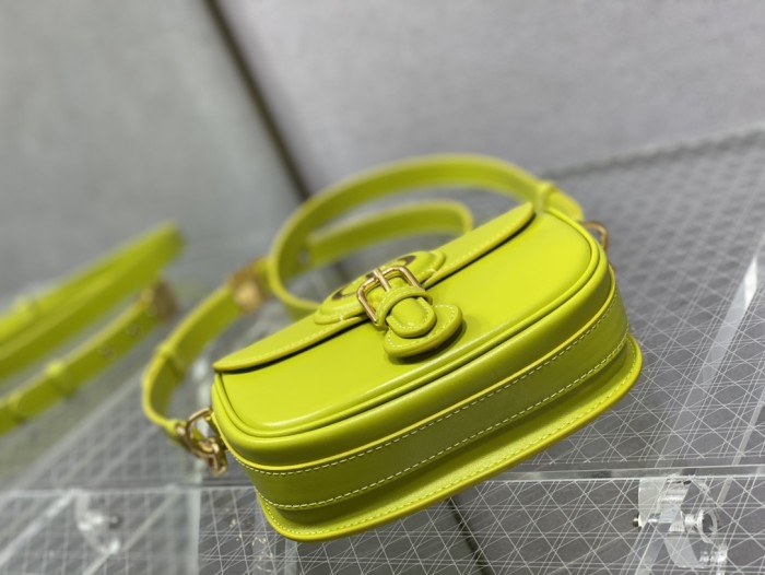 Handbag   Dior  size  18*14*5 cm