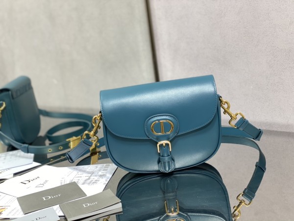 Handbag   Dior  size  22*17*6 cm