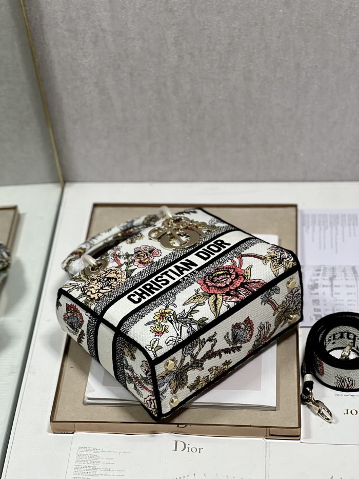 Handbag   Dior  9027  size  24*20*11  cm