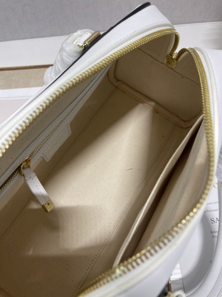  Handbag   Dior 6202  size  34×18×15 cm