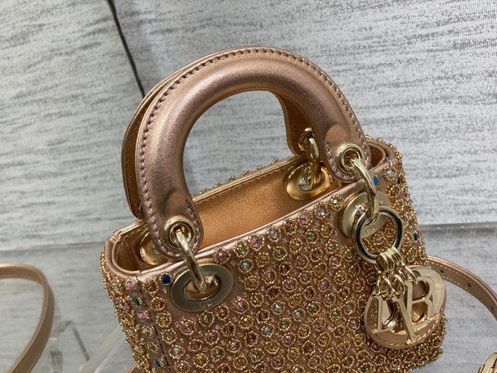 Handbag   Dior  size  12*10*5 cm