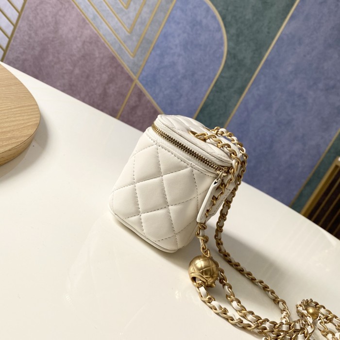 Handbag   Dior 81136  size  10.5 8.5 7 cm