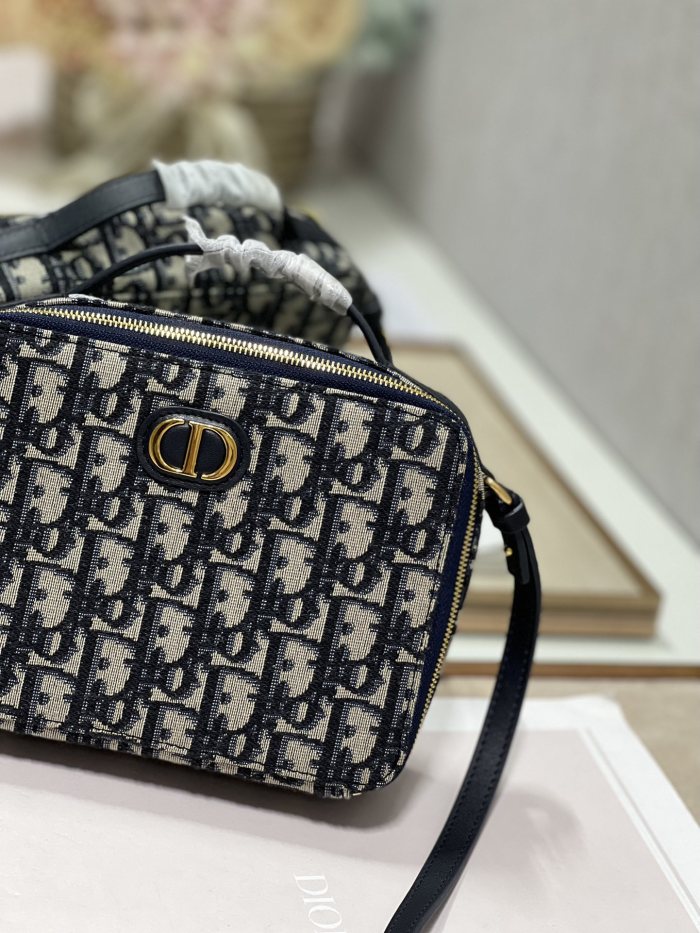 Handbag   Dior  2141  size  18×13×5  cm