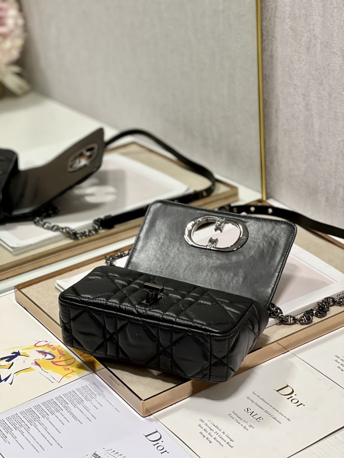 Handbag   Dior  1200  size  20 cm